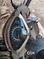 Ona hand use