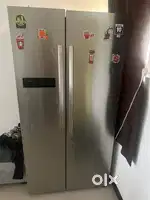 584-liter, frost-free, side-by-side refrigerator