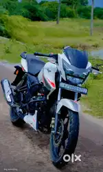 यह गाड़ी बिकाऊ है 2 महीने पुरानी 3600 किलोमीटर चल रही है 
रेट 135000