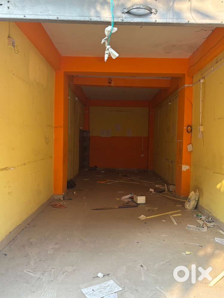 300 SQFT SHOP FOR SALE AND RENT ALSO AT DIAMOND PARK