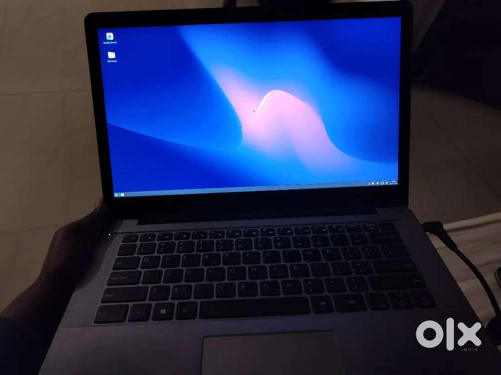 13 inch slim Avita Laptop with Ryzen 3 excellent condition