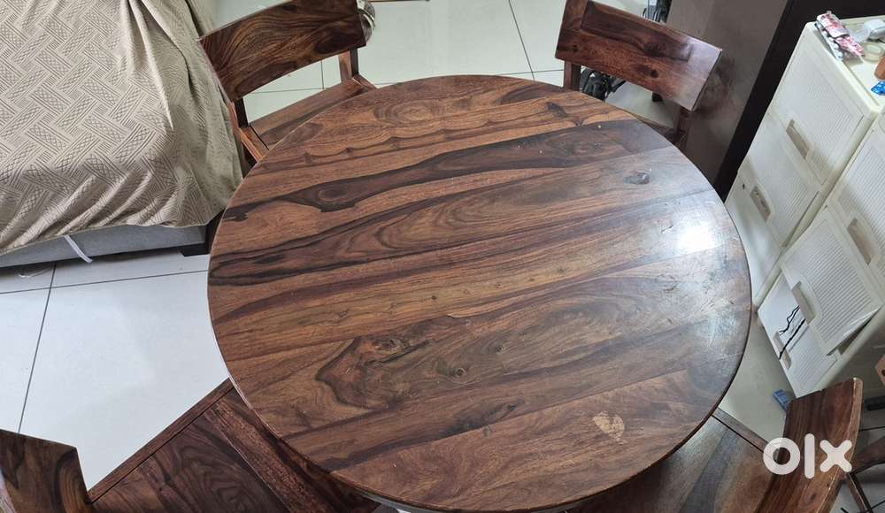 Circular Dining Table