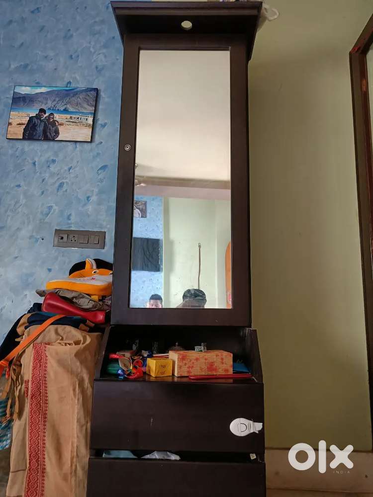 Engineerd Wooden Dressing Table  Wooden Color  Brown Color