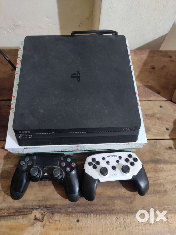 Sony PS4 with extra joystick