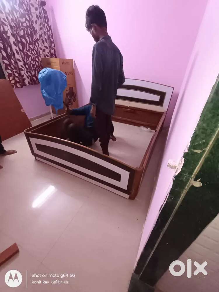 Double bed full condition and ladka wala