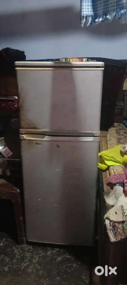 Fridge sell Krna h double door chalu condition me he