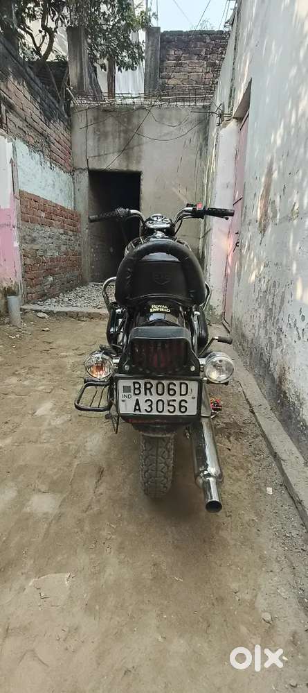 Fully new condition with old style engine Black colour