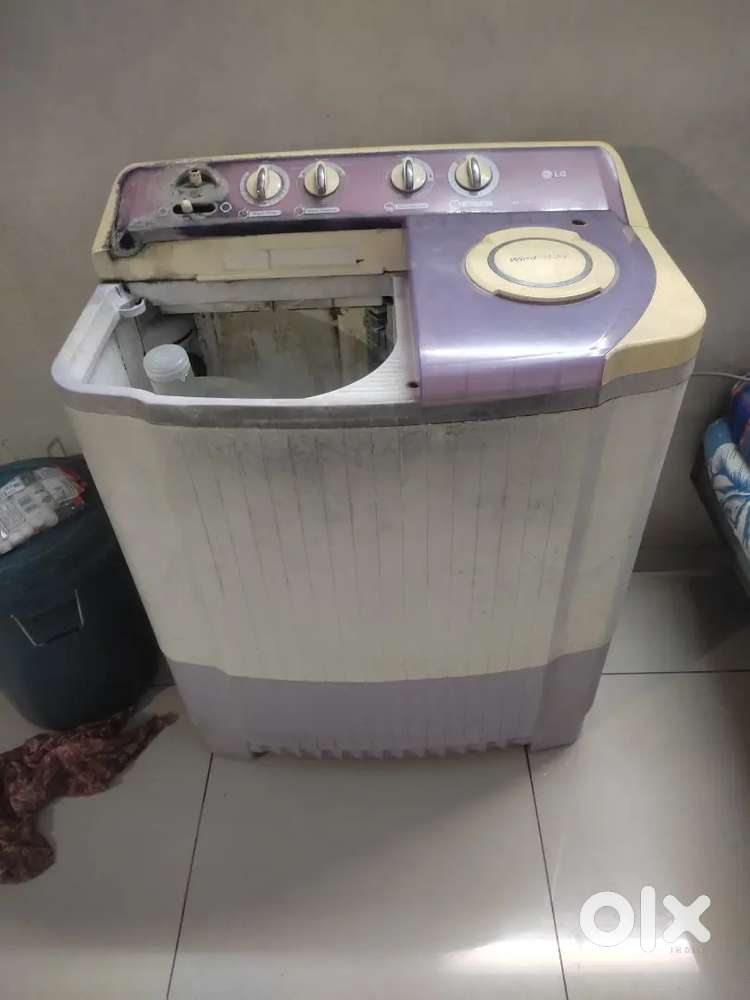 LG semi-Automatic Washing mAchine Working condition