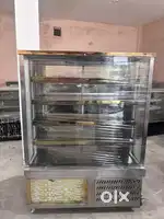 Vertical cake counter fridge
