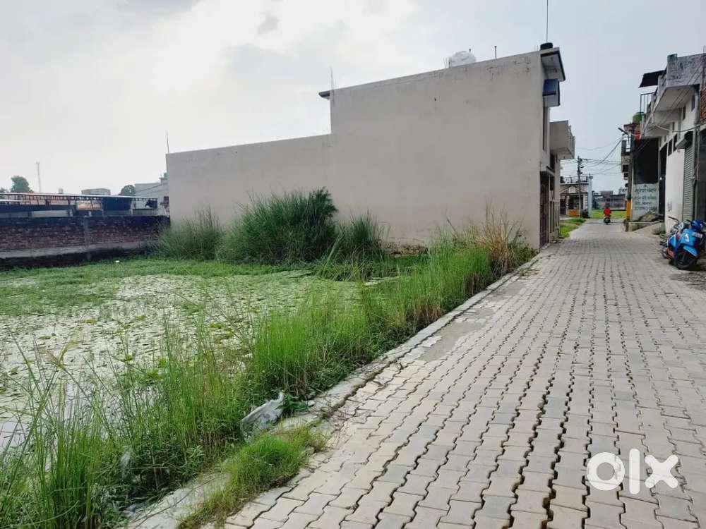 Very good plot for sale in prime location