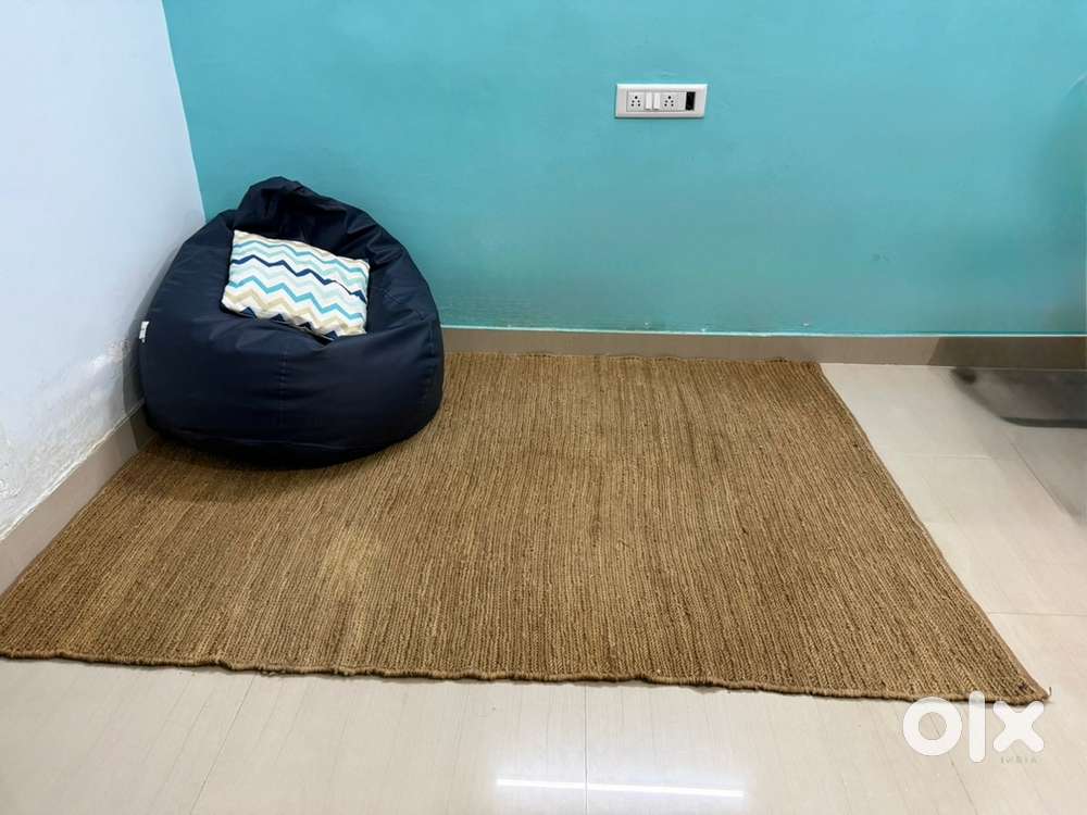 Braided reversible carpet + 5 shelves metal shoe rack+ Office chair