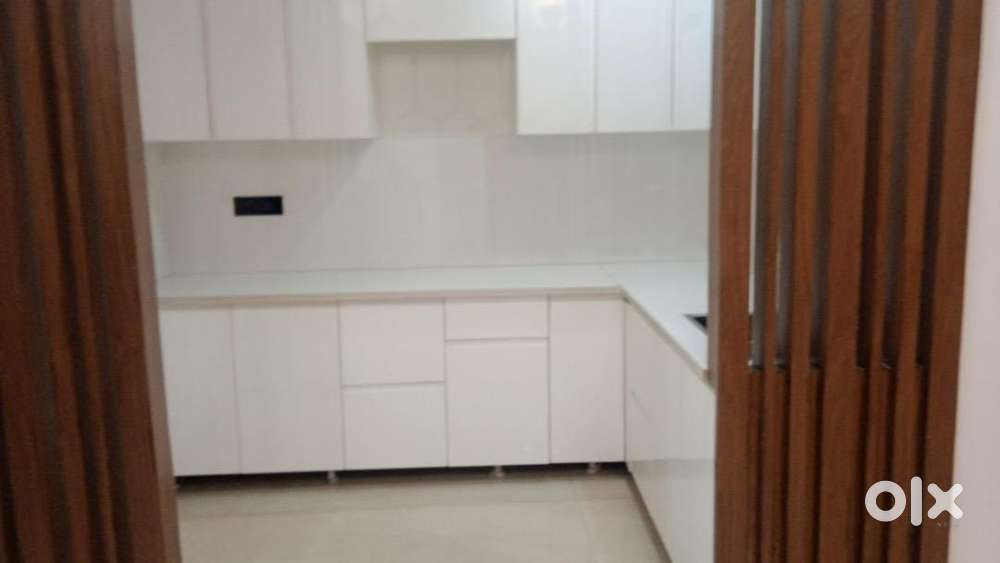 Beautigully designed 3 bhk in lowrise society