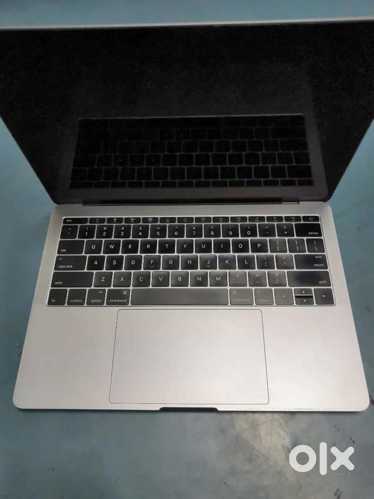 Urgent sale my macbook pro A1708 retina display issue