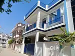 1 bedroom with attached bathroom available for working boys and girls