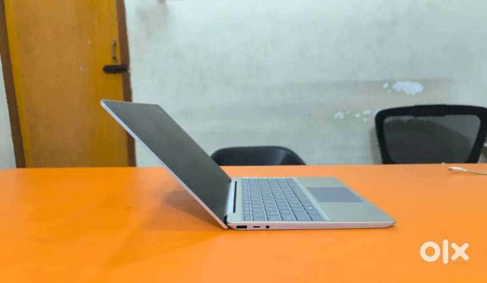 Brend New Microsoft surface go