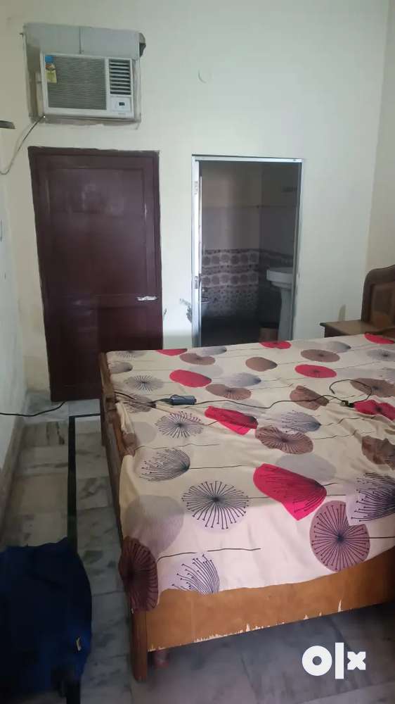 Need Room mate for 2 bhk furnished seperate floor