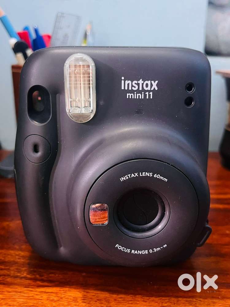 Instax Mini 11 - Chacoal Grey