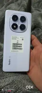 With 6/128.scratchless no issues Warranty valid till April .