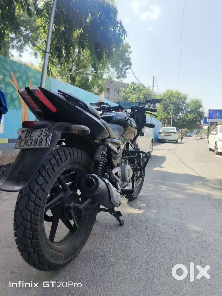 Pulsar 180 black Good condition