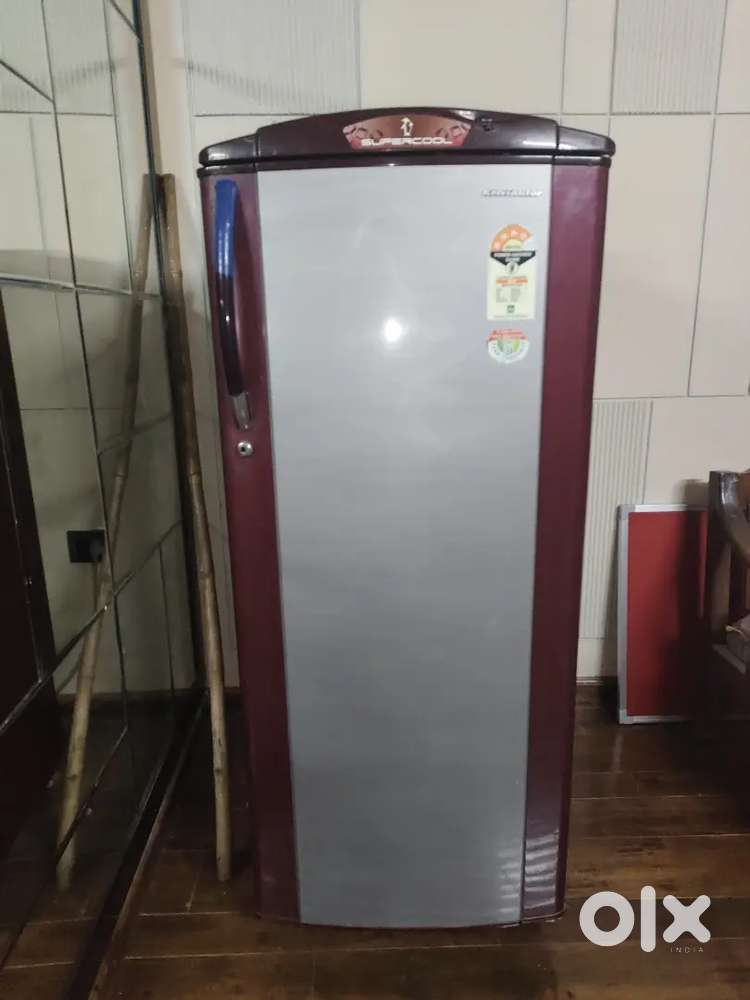 Kelvinator single door  225 litre 4 star fridge