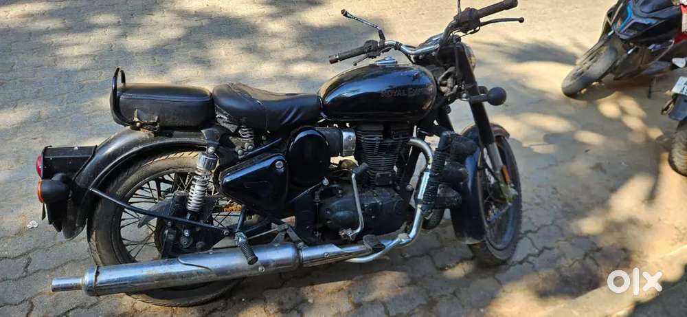 Royal enfiled 350 black color