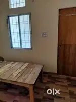 Boys k liye room avilable