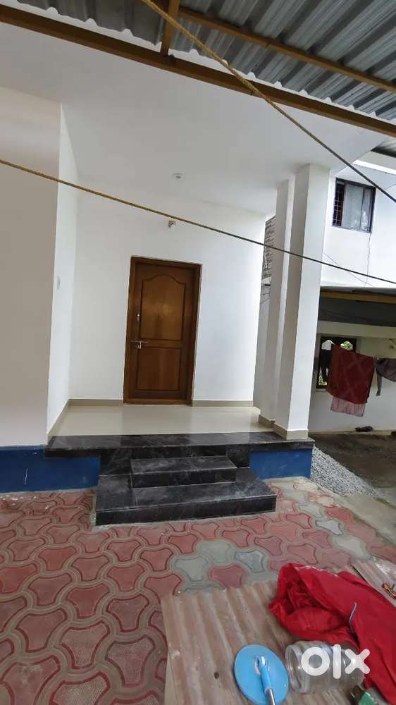 Compund house for rent Near kozhinjampara Town