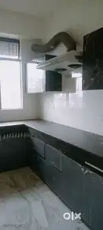 Independent 8 Room + 2holl building for Rent