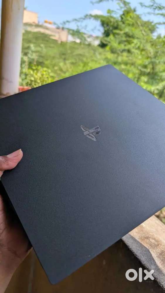 Ps4 Pro 1Tb with Box