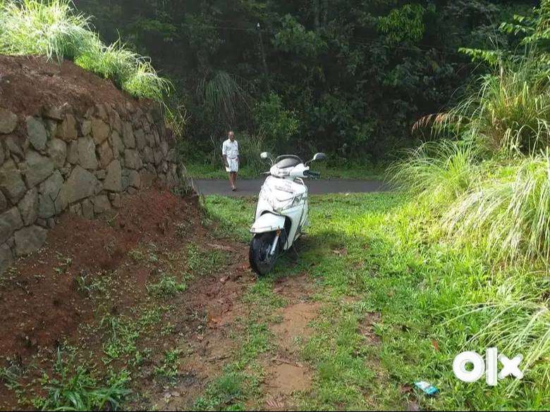 10 cent - 9Lakh - Near Munnar (Anachal)