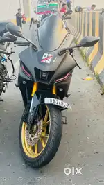 R15 v4 carbon black addition edition