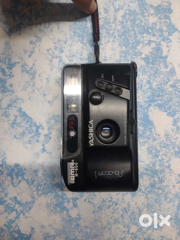 Yashica M900
