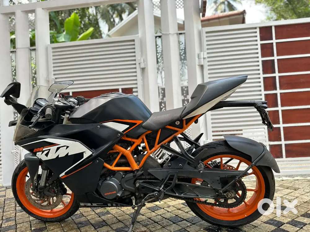 New tyres  full neat bike 1st  owner