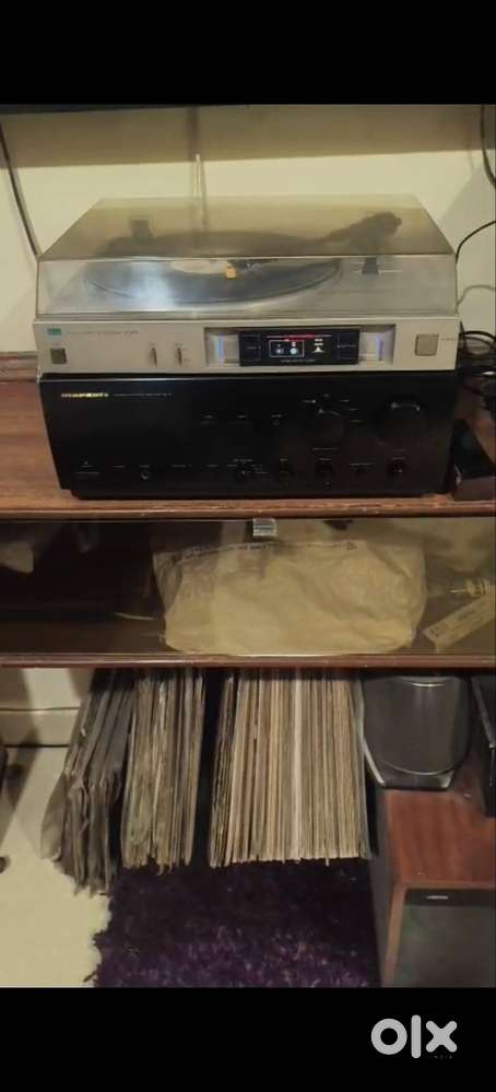 Marantz PM 78 amplifier + Sansui P-D30 turntable + Bose AM5's