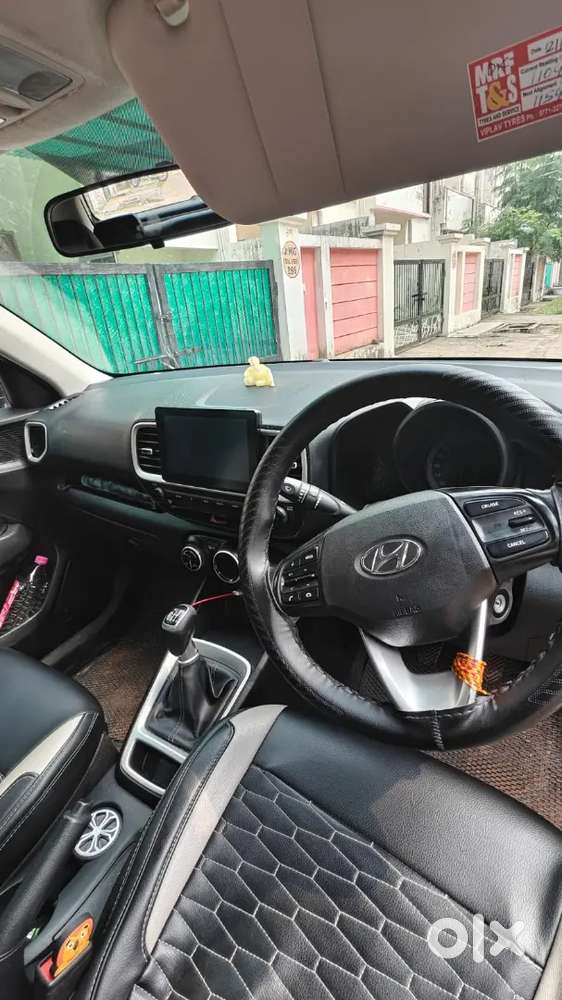 Hyundai Venue Petrol Well Maintained
