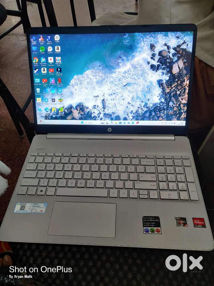 HP 15s AMd Ryzen 2 with Graphic card (512GB)