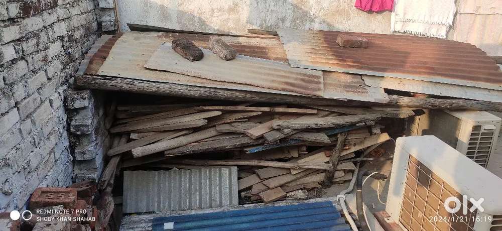 Old house wood for sale (पुरानी लकड़ी) 10 rs per KG