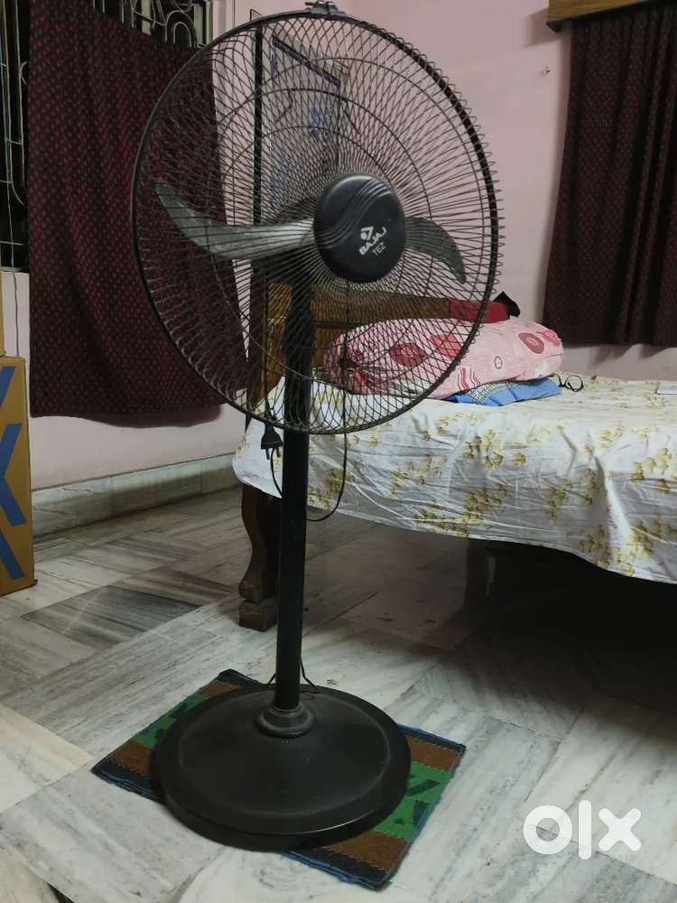Stand Fan - Bajaj Tez