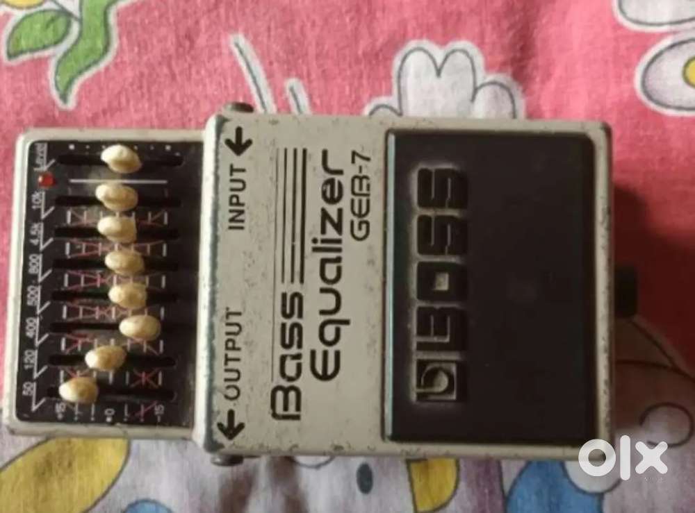 Bass guitar EQUALIZER