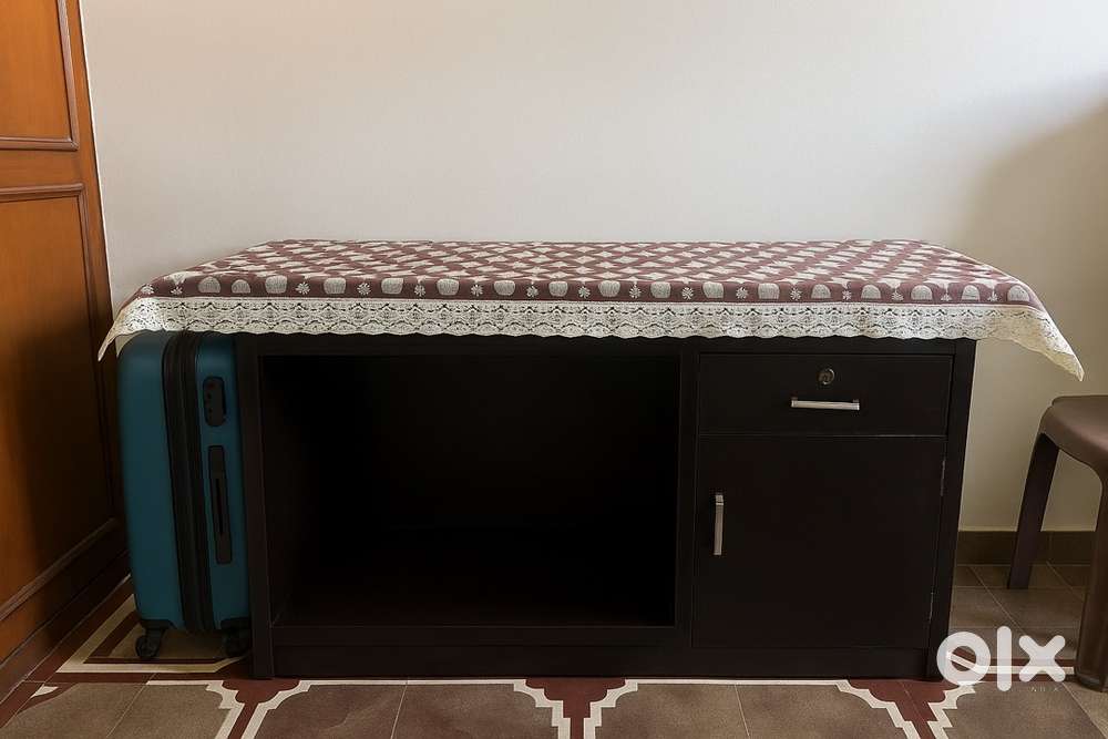 Counter table cum computer table for sales best condition