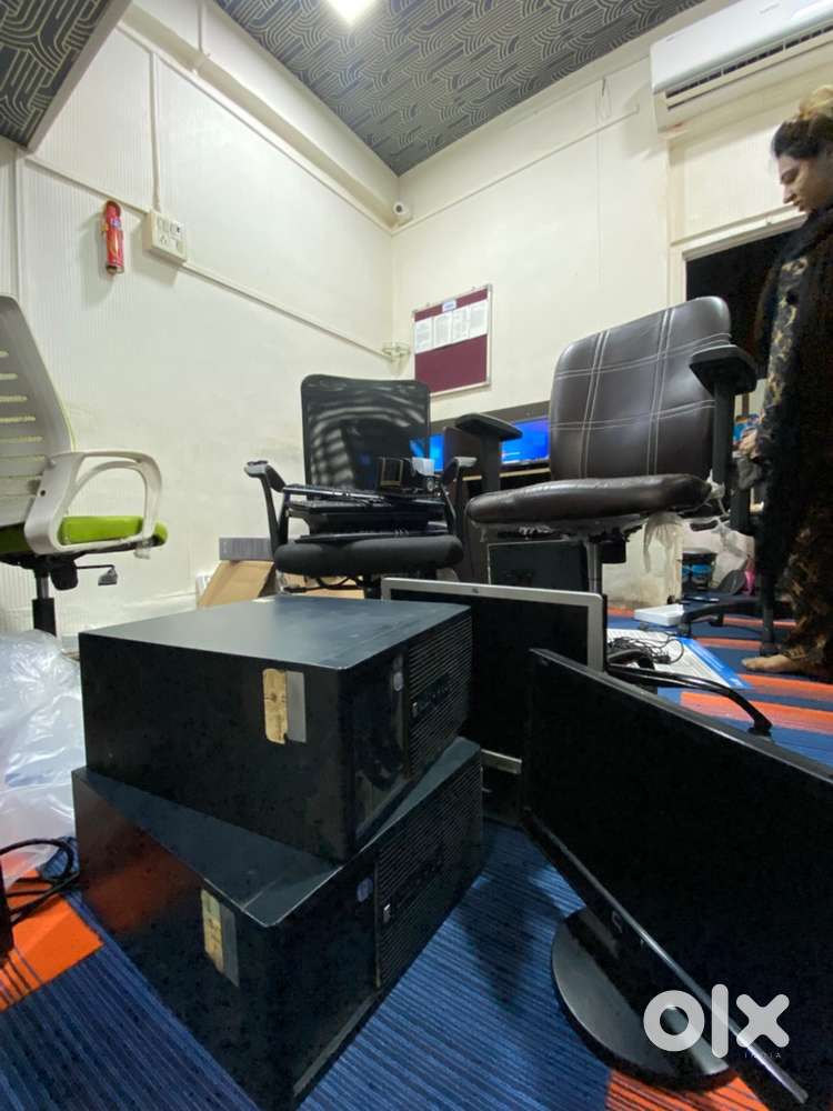 Pc screen and mouse and keyboard all set