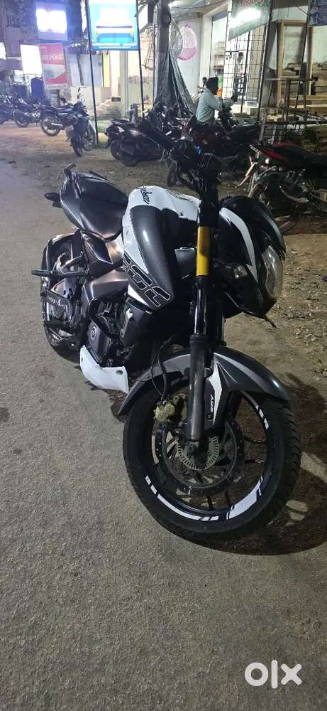 Bajaj pulsar ns 200 bs4