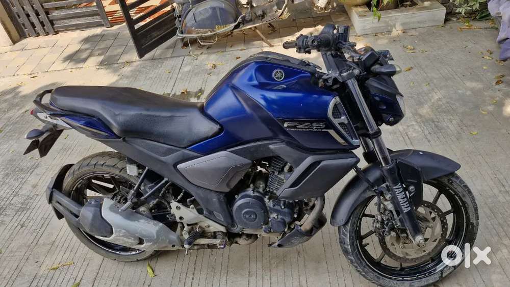 FZ S version 3, blue colour