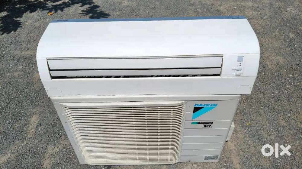 Very gud condition ac . .