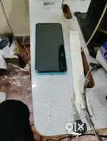Vivo v25 2 years old phone. back cover glas broken. bill box. charger.