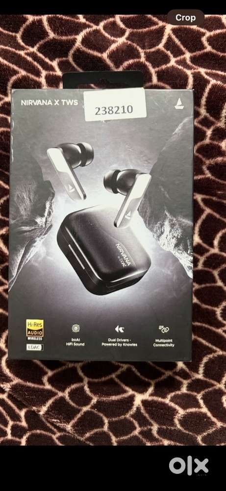 6 months old boat tws with excellent condition