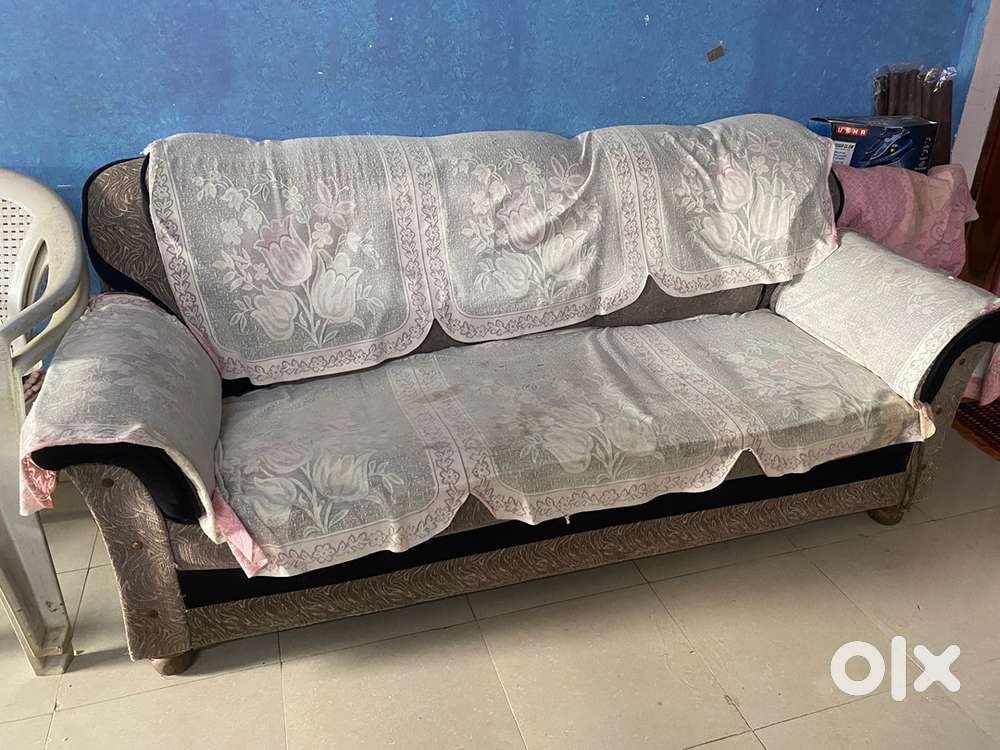 Sofa with 2 chairs