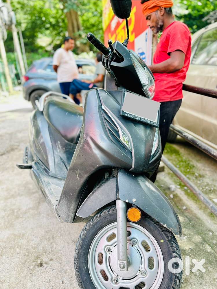 Its single hand scooty