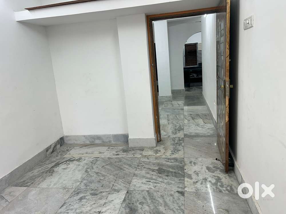 A 428 sq feet flat available for ren at a prime location