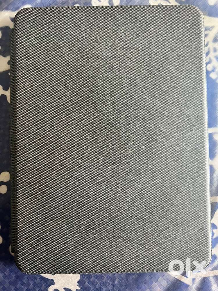 Logitech Folio for iPad Air (5th gen)